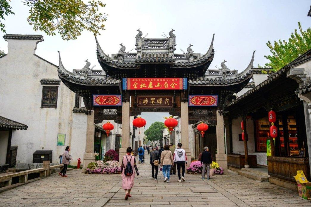 孩子黄疸高是什么原因引起的？婴儿黄疸高会怎么样？